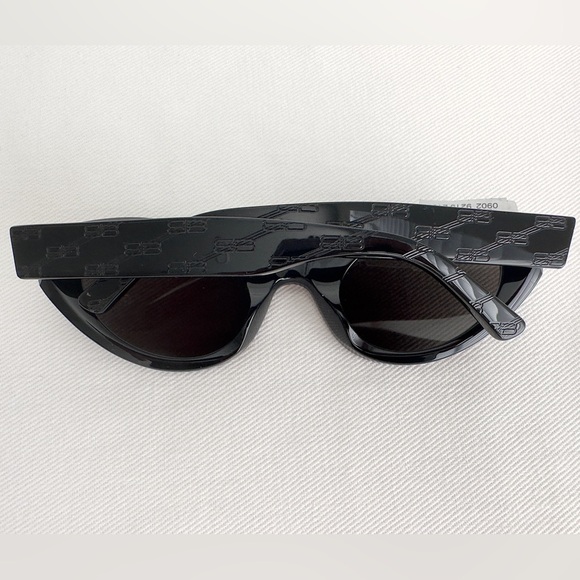 ✨New BALENCIAGA 52mm Cat Eye Sunglasses BB0250S Black Grey Authentic - Picture 3 of 12